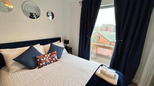 Belfast City Centre Apartment | Elegant Modern 2-Bed Apartment in the heart of Belfast