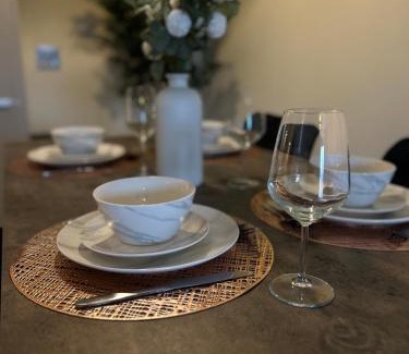 Belfast City Centre Apartment | Elegant Modern 2-Bed Apartment in the heart of Belfast