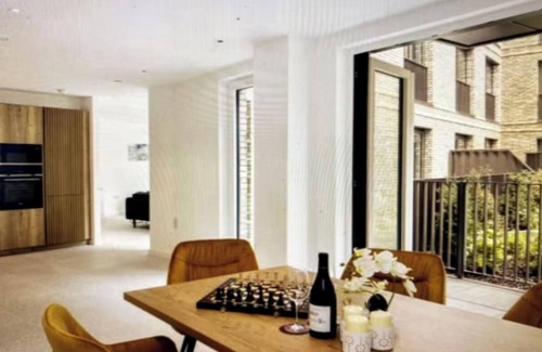 Stepney Green Apartment | Elegant & Modern London Flat with Parking & Prime Location