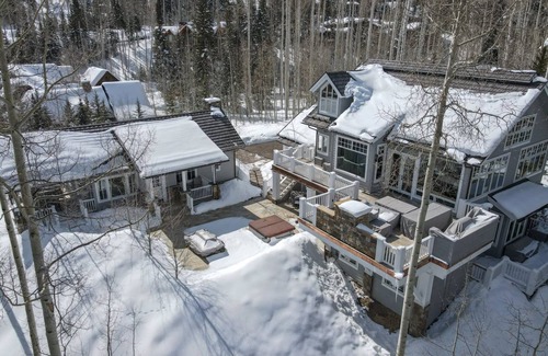 Mountain Village Cottage | Elegant Mountain Cottage in private neighborhood with Ski Access