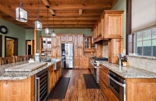 Sugar Grove Cabin | Elegant Mountain Cabin in Valle Crucis