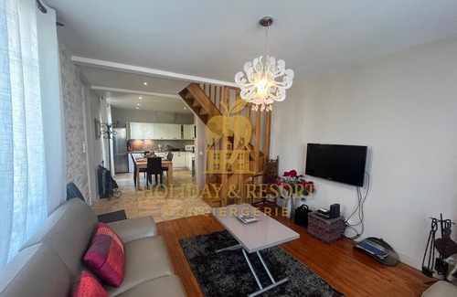 Deauville City Centre House | Elegant Normandy house with flower-filled courtyard, in the heart of Deauville