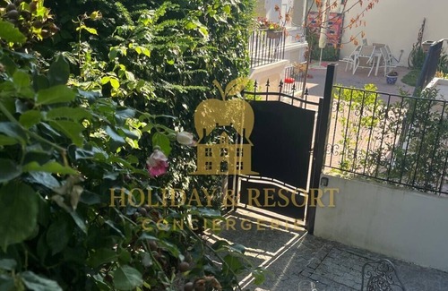 Deauville City Centre House | Elegant Normandy house with flower-filled courtyard, in the heart of Deauville