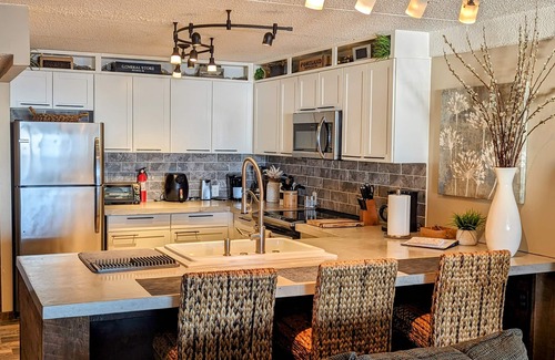 North Ocean City Condo | Elegant Oceanfront Hideaway!
