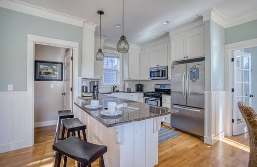 Nelscott House | Elegant Olivia Beach 3-Story has Two Living Spaces, Ocean & Park Views!