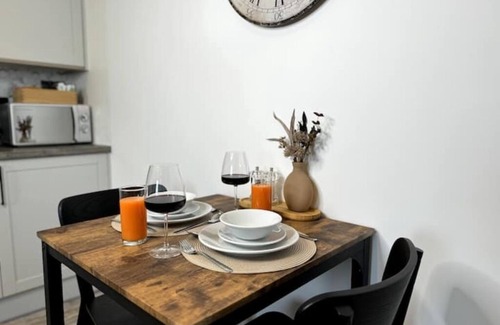 Swindon Apartment | Elegant One Bedroom Apartment