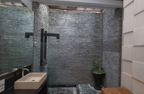 Padangsambian Klod Villa | Elegant Open Style Private Villa near Seminyak 2BR