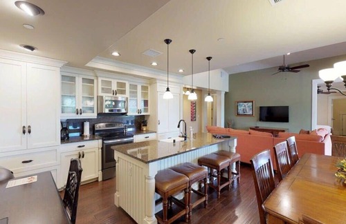 Poipu Villa | Elegant Poolside Penthouse l Private Elevator