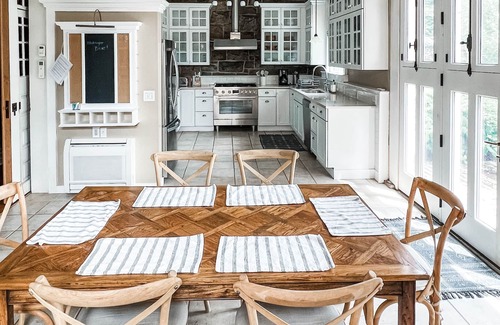 Fifth Ward Cottage | Elegant Renovated Carriage House in Newport's Historic District