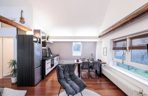 Vinnhorst Apartment | Elegant residential oasis on the canal
