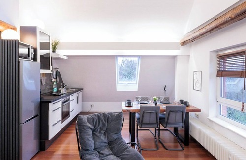 Vinnhorst Apartment | Elegant residential oasis on the canal