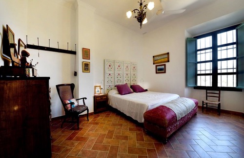 Ronda House | Elegant restored Cortijo in spectacular landscape at 5 min. from Ronda