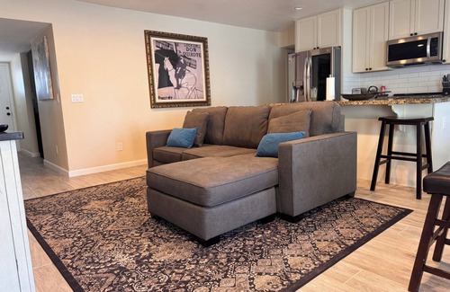 Gilbert House | Elegant Retreat for Large Gatherings