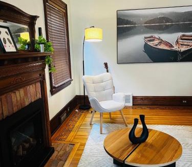 Niagara Falls Apartment | Elegant Retreat Niagara Falls, CA