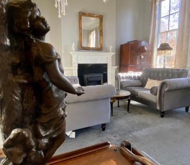 Bath City Centre Bed & Breakfast | Elegant & Romantic - Entire Flat with 2 Magnificent Views