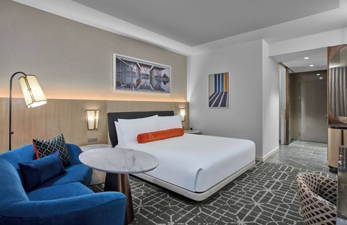 Fort Worth Cultural District Hotel | Elegant Room w/Balcony Designed for Arts & Leisure