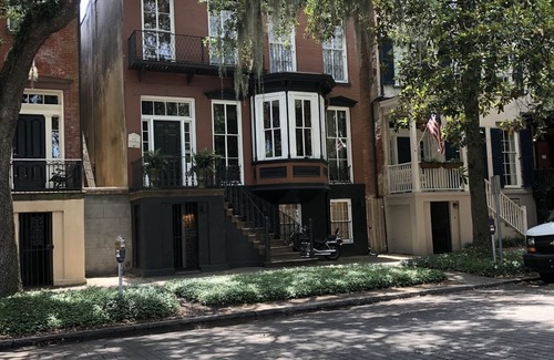 Historic Downtown Savannah Apartment | Elegant Savannah Patio Apartment! An Arty Flair on Jones Street