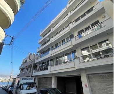 Piraeus Apartment | Elegant Sea View Stay - Piraeus Port
