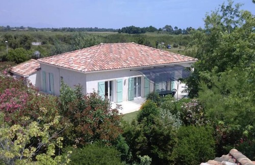 Solaro House | Elegant seaside villa with private pool surrounded by a 2000m2 garden