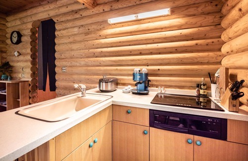 Nagano Cabin | Elegant, secluded cabin for couples & families