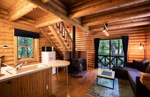 Nagano Cabin | Elegant, secluded cabin for couples & families