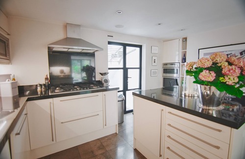 South Kensington House | Elegant South Kensington Grade II Townhouse with Private Garden – Sleeps 5