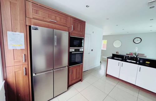 Staple Hill House | Elegant & Spacious Bristol Home - Garden, Gym & Parking