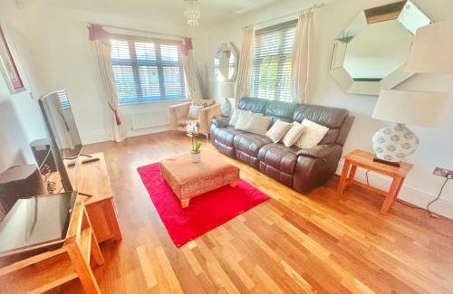 Staple Hill House | Elegant & Spacious Bristol Home