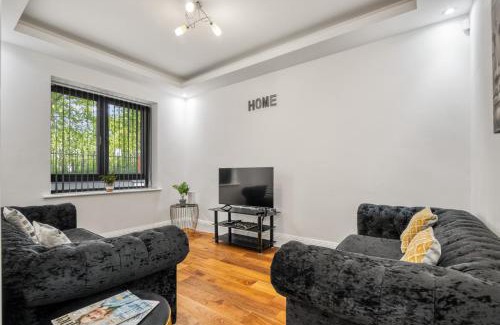 Southfields Apartment | Elegant & Spacious House 3BR 3BA Balcony Patio