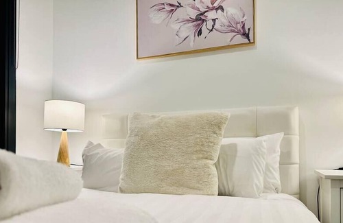 Carlton South Apartment | Elegant Stay in Carlton – Melbourne's Gem!