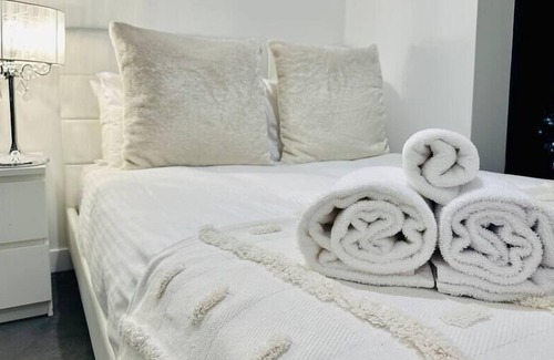 Carlton South Apartment | Elegant Stay in Carlton – Melbourne's Gem!