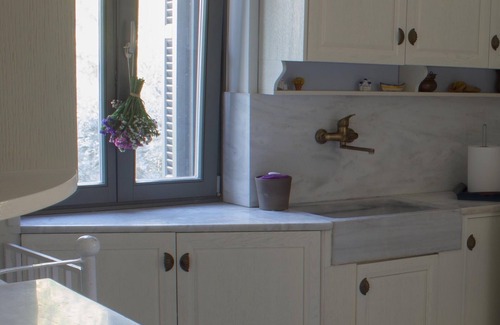 Palaio Psychiko Apartment | Elegant Stone House Apartment