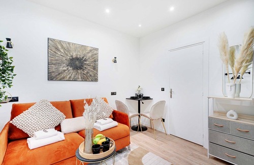 Epinettes Apartment | Elegant Studio - 2P - Place Pigalle