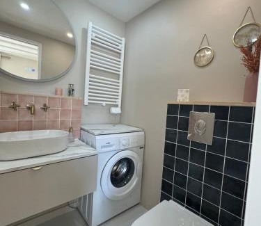 Aix-les-Bains City Center Apartment | Elegant studio between train station and city center