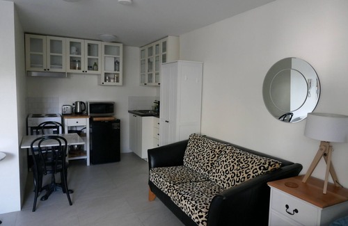 Manly Apartment | Elegant Studio in the heart of Manly
