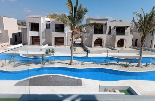 Salalah Apartment | Elegant Studio with Pool Views