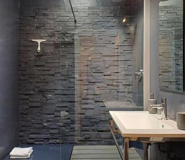 Zona Lancetti Apartment | Elegant Stylish House Milano with Garden & AC