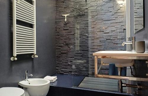 Zona Lancetti Apartment | Elegant Stylish House Milano with Garden & AC