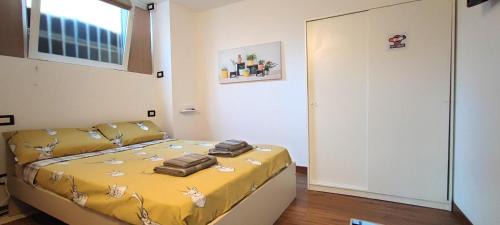 Affori Apartment | Elegant Sweet Home Suite - Milan, 15 minute Duomo