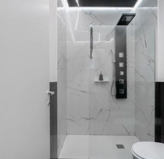 Affori Apartment | Elegant Sweet Home Suite - Milan, 15 minute Duomo