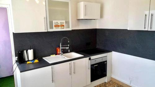 Blois Apartment | Elegant T3 renove, wifi, 6 personnes max