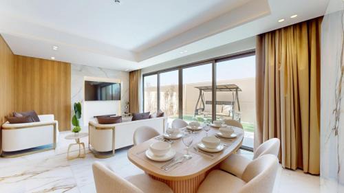 Dubai House | Elegant - Three Bed Villa in Jumeirah Golf Estate