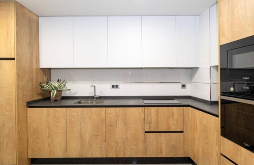 Central District Apartment | Elegant Town Hall Apartment