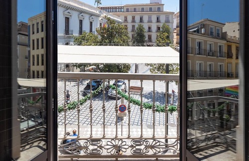 Central District Apartment | Elegant Town Hall Apartment