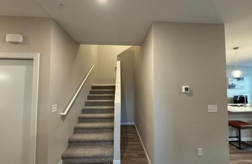 Roosevelt House | Elegant Townhouse near NDSU and Downtown Fargo #101