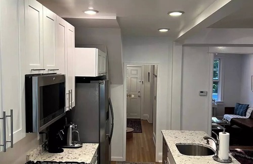 Burleith - Hillandale House | Elegant Two-bedroom Georgetown Home