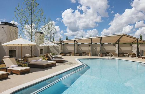 East Bank Hotel | Elegant Urban Escape in Drift Nashville - Sophisticated 1 Bedroom Suite with Designer Furnishings
