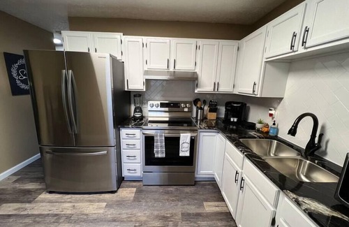 Sevierville House | Elegant Vacation- 2 miles to Dollywood- Arcades & More