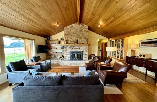 McAllister House | Elegant Vacation Home with Aspen Grove & Mountain Views near Ennis Lake in McAllister, Montana