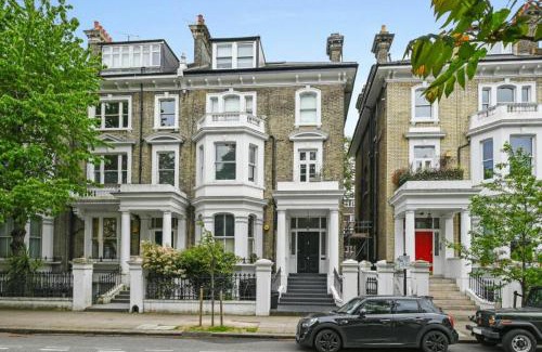 Redcliffe Apartment | Elegant Victorian Flat Near Chelsea Embankment